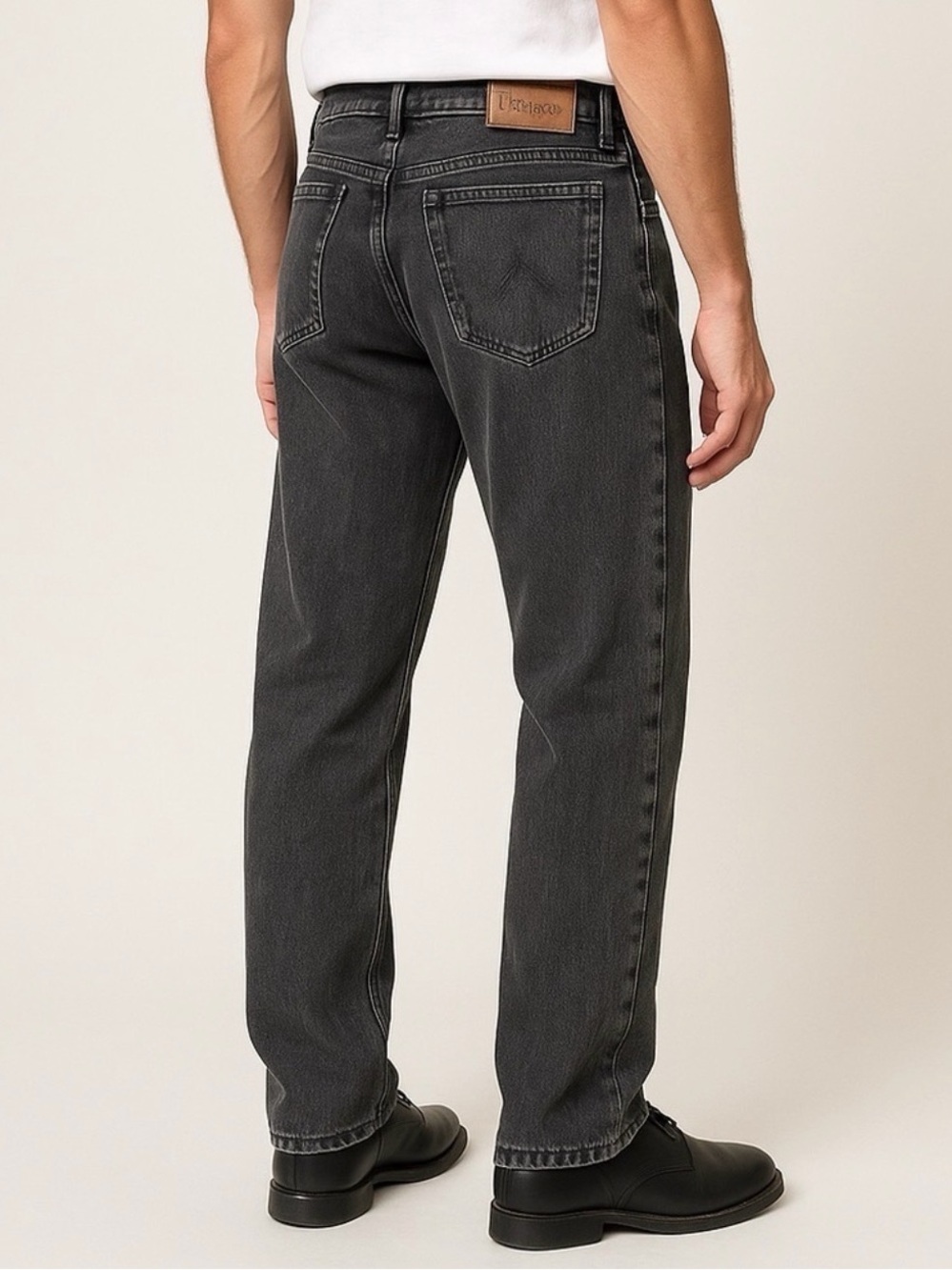 Wrangler Men's Black Straight Jeans